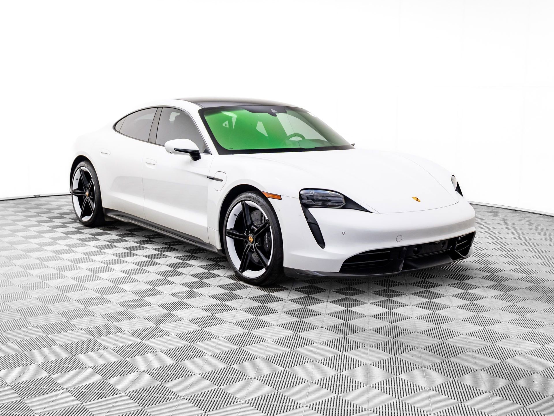 Used 2021 Porsche Taycan Turbo S image 6