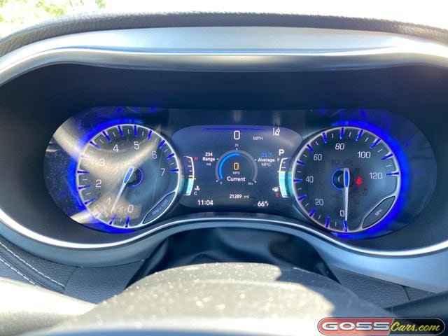 Certified 2026 Chrysler Pacifica Limited FWD image 21