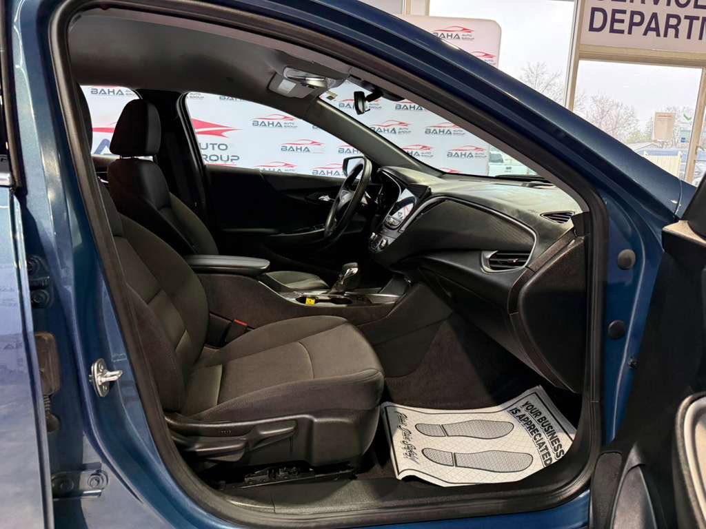 Used 2025 Chevrolet Malibu LT FWD image 42