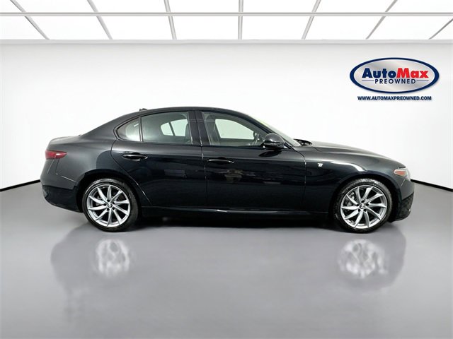 Used 2022 Alfa Romeo Giulia Ti image 10