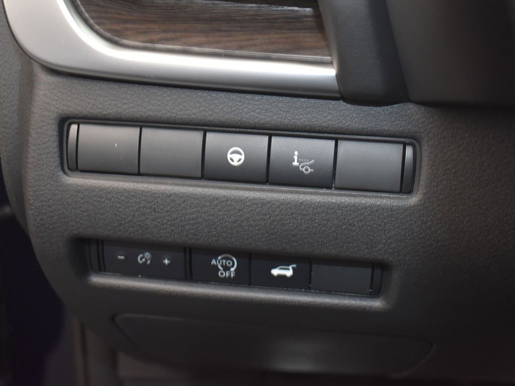 Certified 2025 Nissan Rogue Platinum w/ Platinum Premium Package image 12