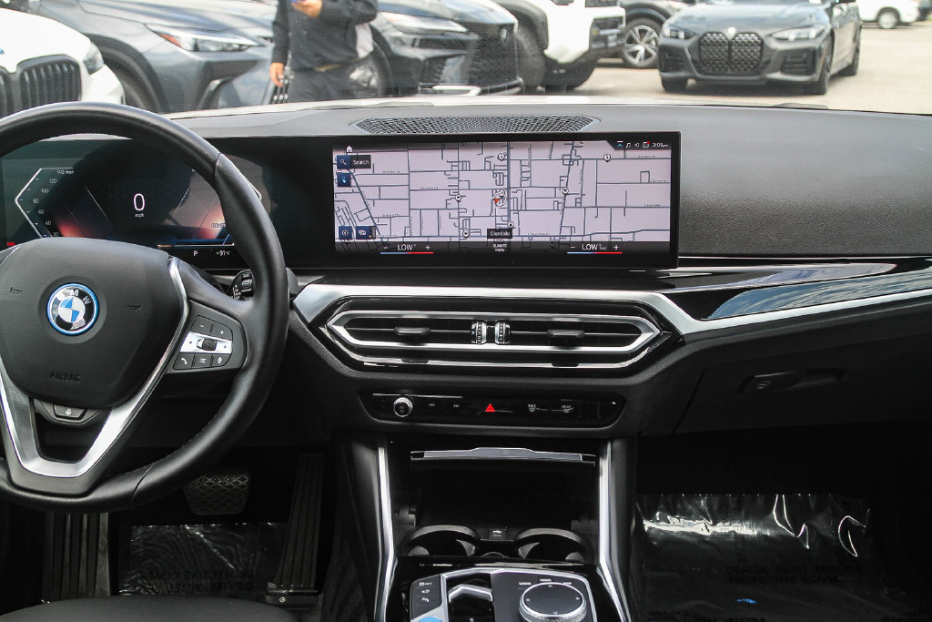 Certified 2023 BMW i4 eDrive35 w/ Premium Package RWD image 9