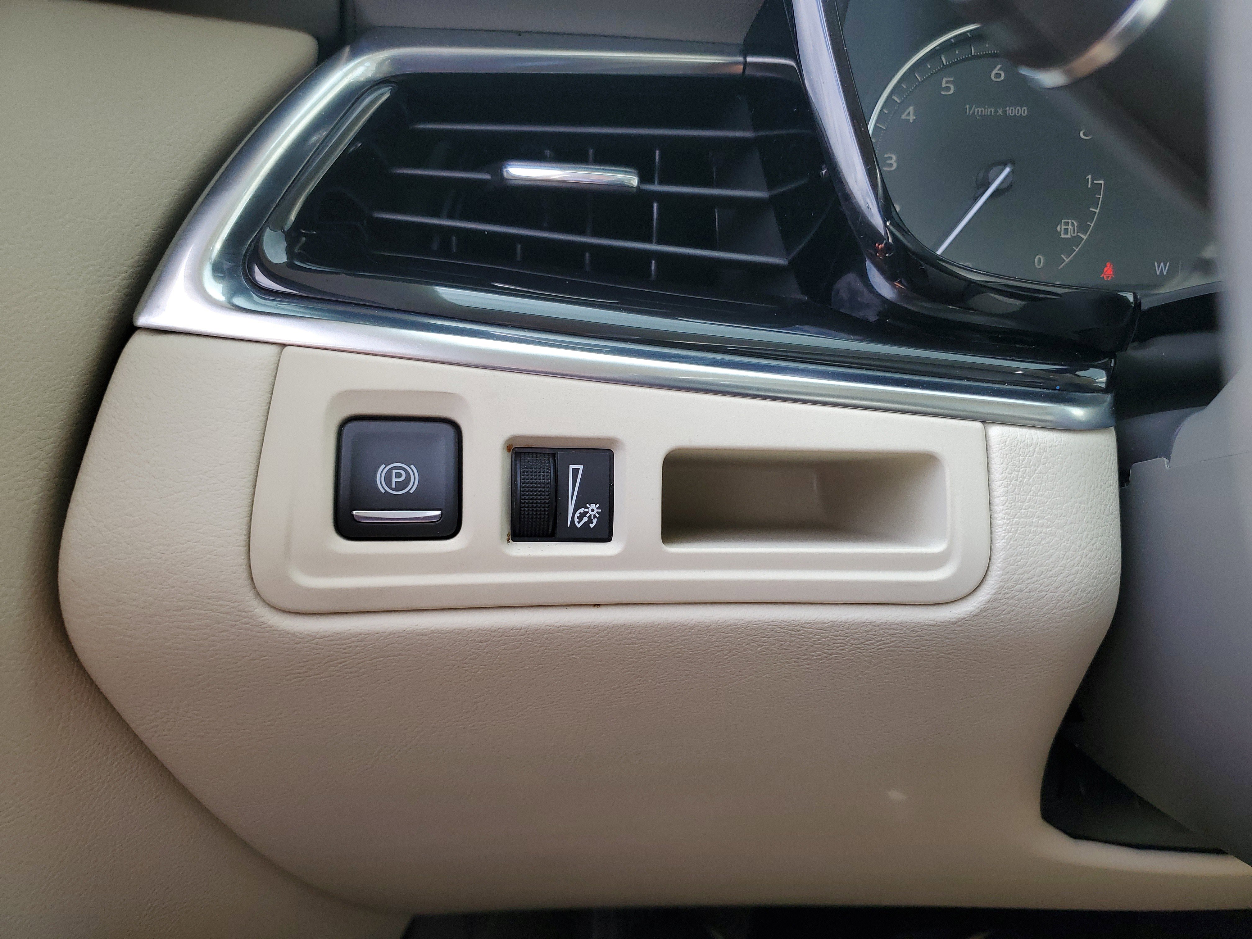 Used 2021 Cadillac XT6 Premium Luxury w/ LPO, Floor Liner Package image 19