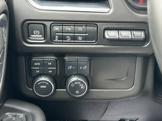 Used 2023 Chevrolet Tahoe High Country image 22