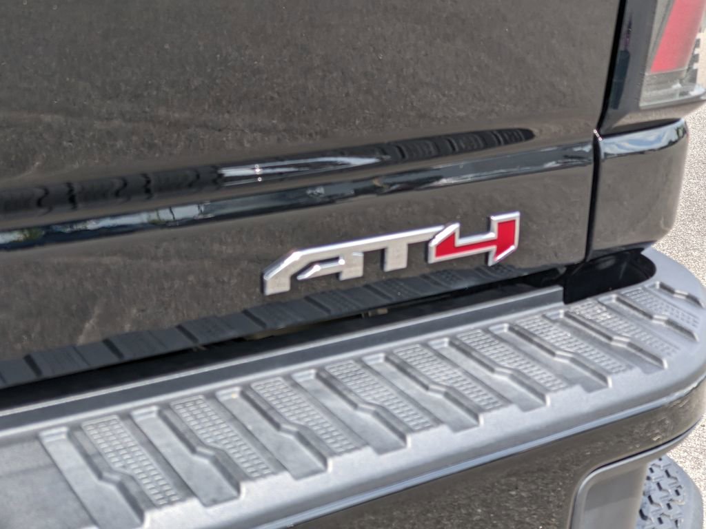 Used 2025 GMC Sierra 2500 AT4 image 25