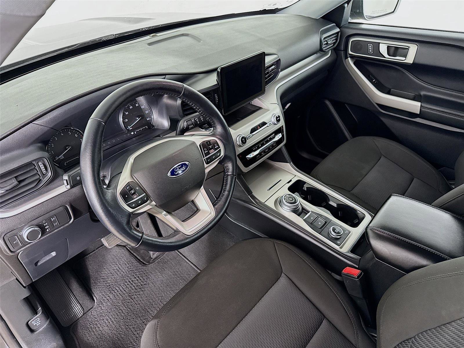 Used 2022 Ford Explorer XLT w/ Class IV Trailer Tow Package image 10