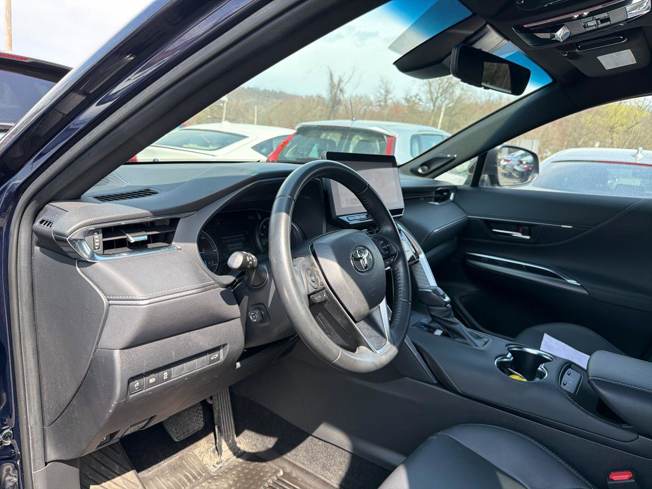 Used 2023 Toyota Venza XLE AWD/4WD image 18