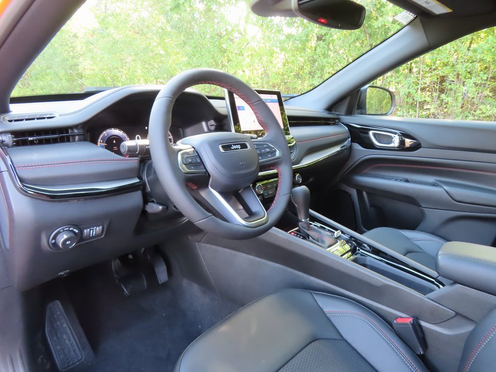 New 2026 Jeep Compass Trailhawk w/ Sun, Sound & Navigation Group image 23