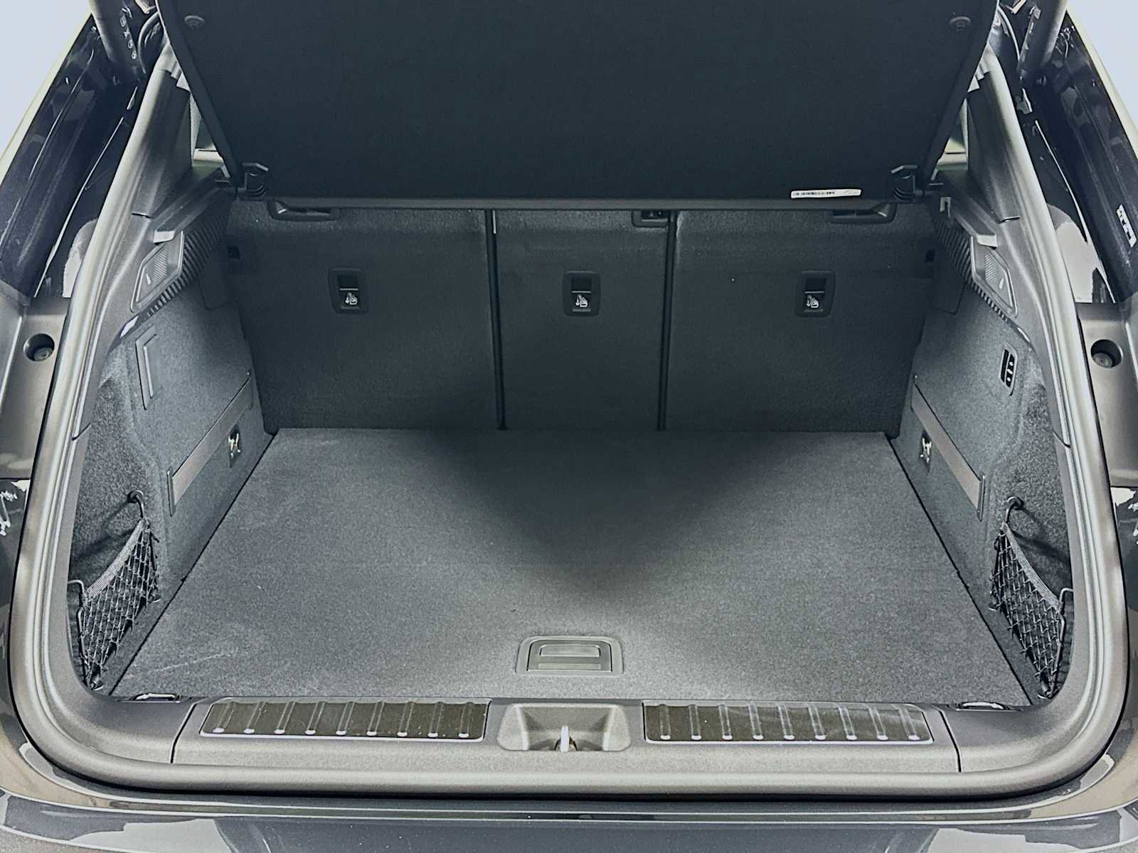 New 2026 Porsche Macan Electric image 28