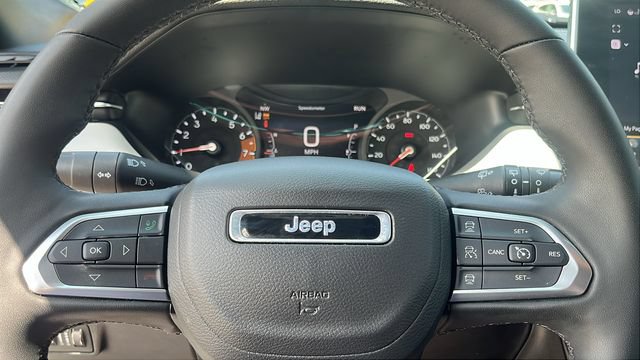 Used 2025 Jeep Compass Limited AWD/4WD image 27