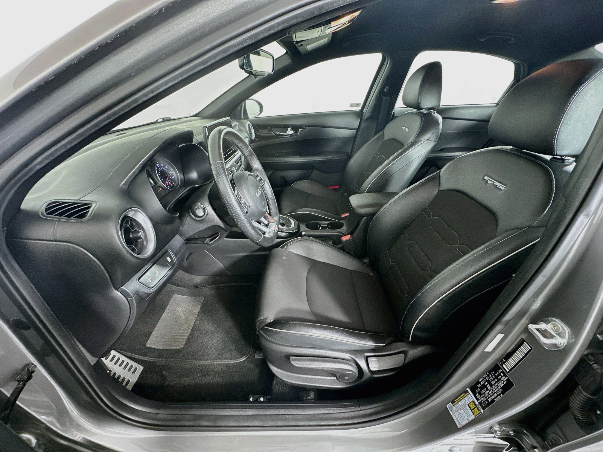 Used 2022 Kia Forte GT-Line FWD image 13