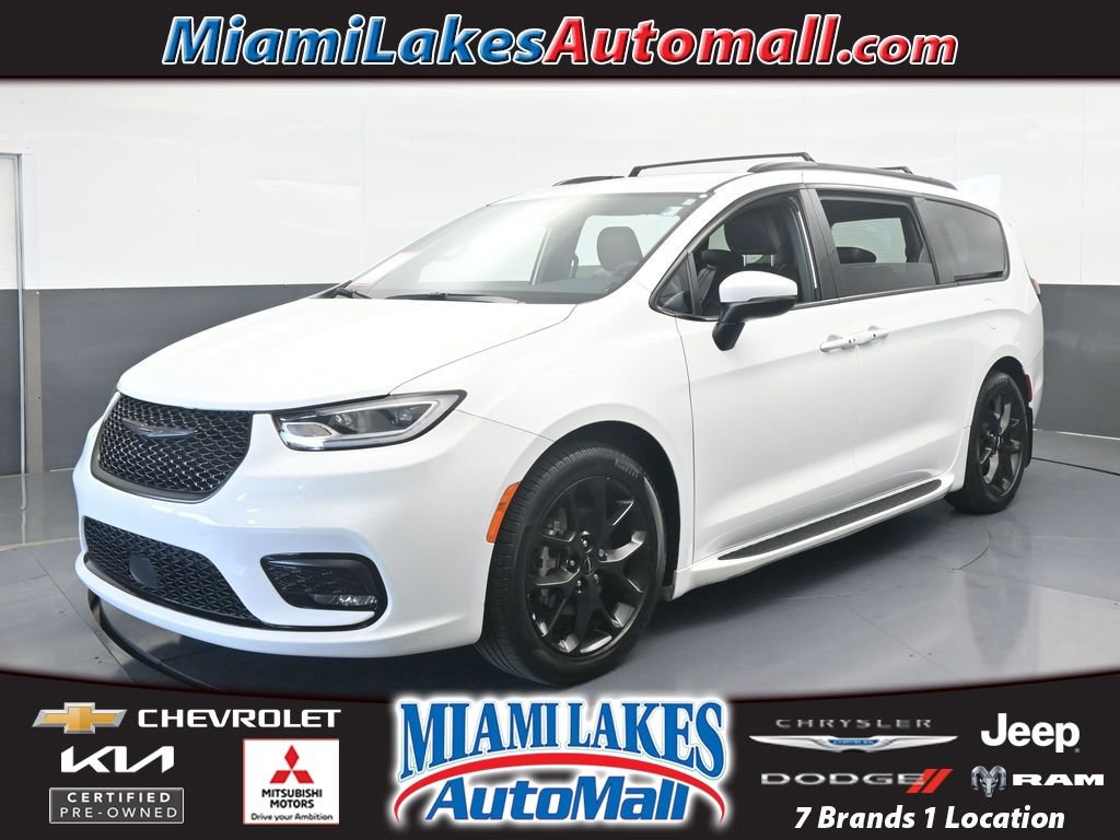 Used 2023 Chrysler Pacifica Touring-L w/ S Appearance Package image 1