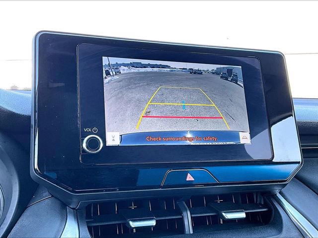 Used 2023 Toyota Venza LE image 24