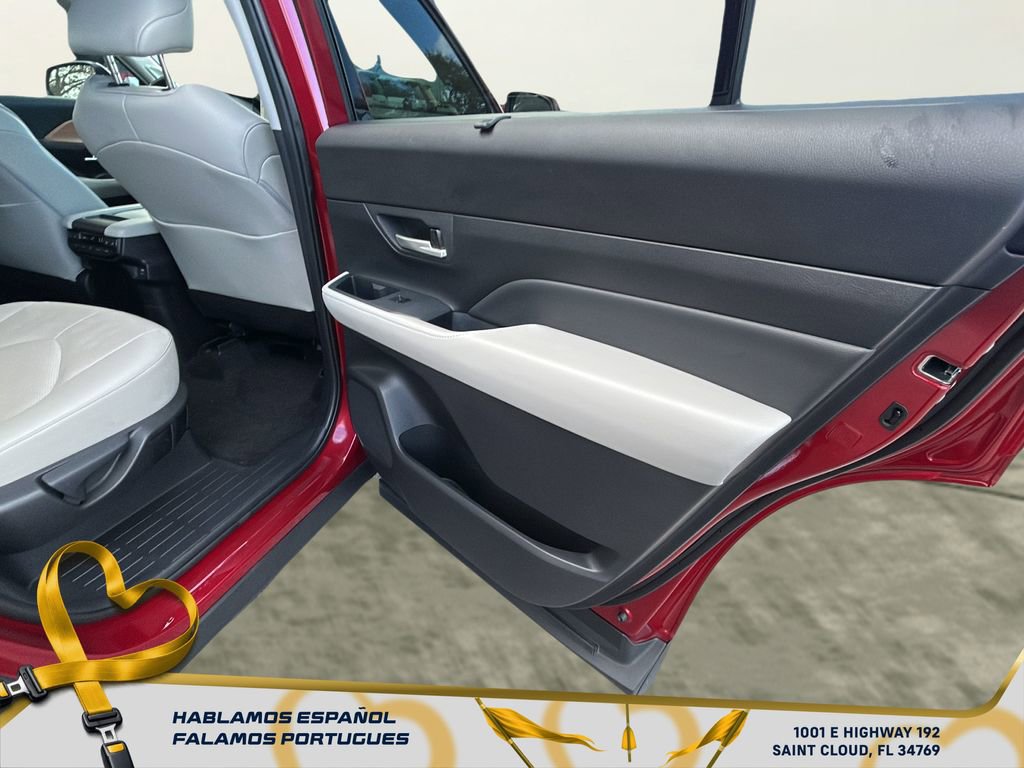 Used 2025 Toyota Grand Highlander AWD image 37