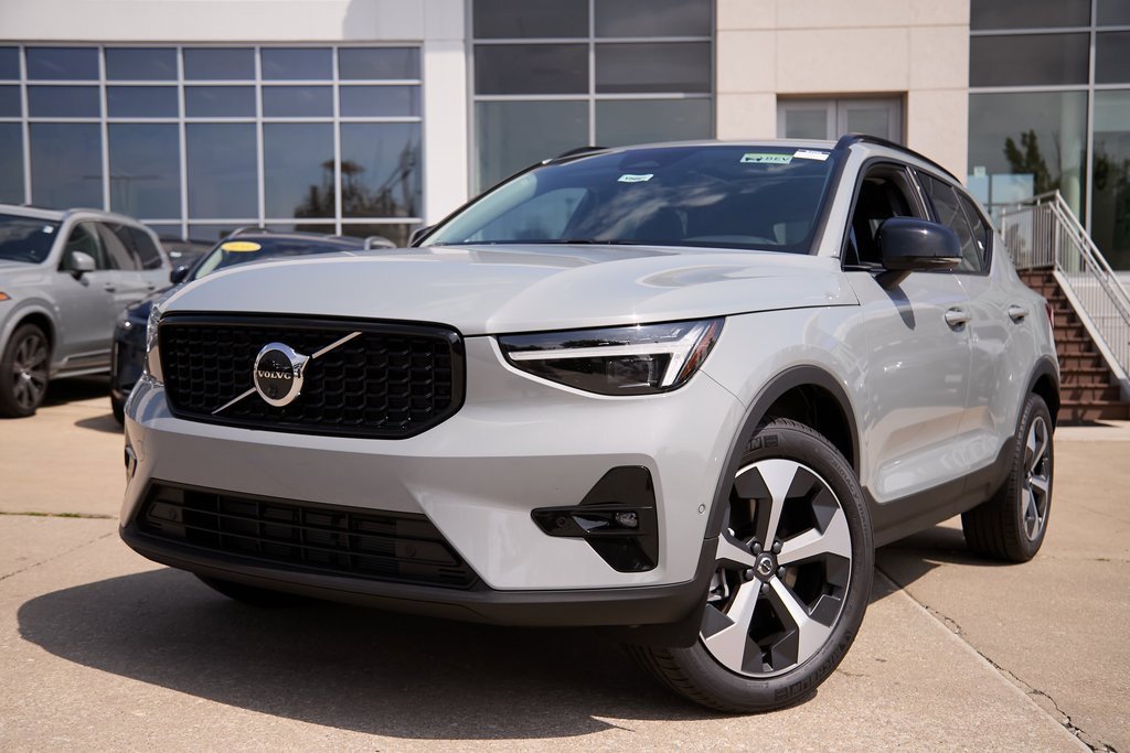 New 2026 Volvo XC40 B5 Plus w/ Protection Package Premier image 2