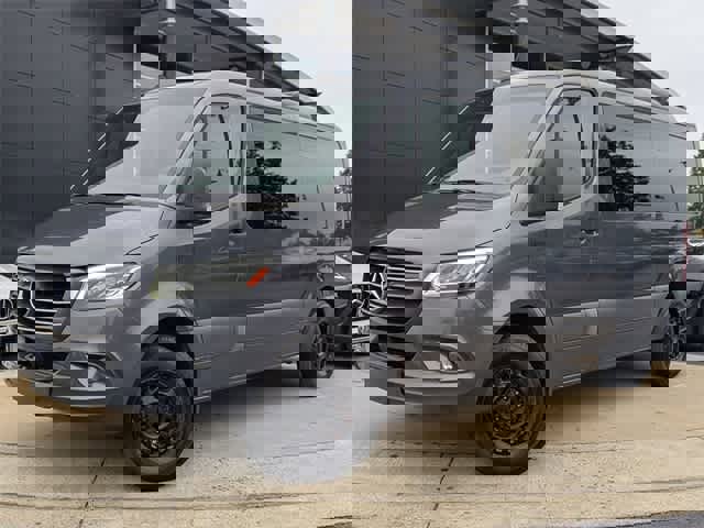 Used 2021 Mercedes-Benz Sprinter 2500 image 1