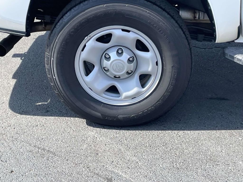 Used 2021 Toyota Tacoma SR w/ SR Convenience Package image 12