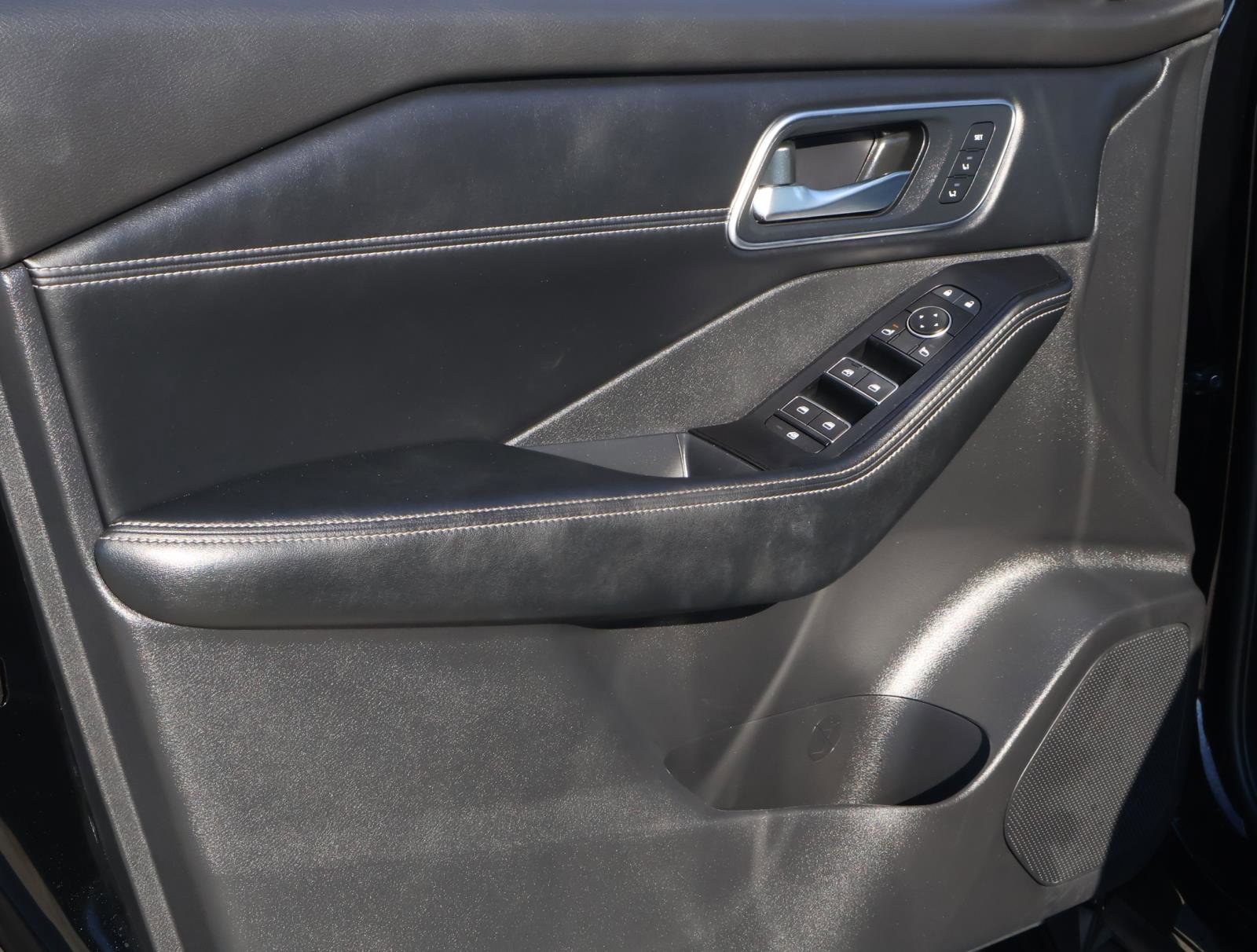 Used 2024 Nissan Rogue Platinum image 16