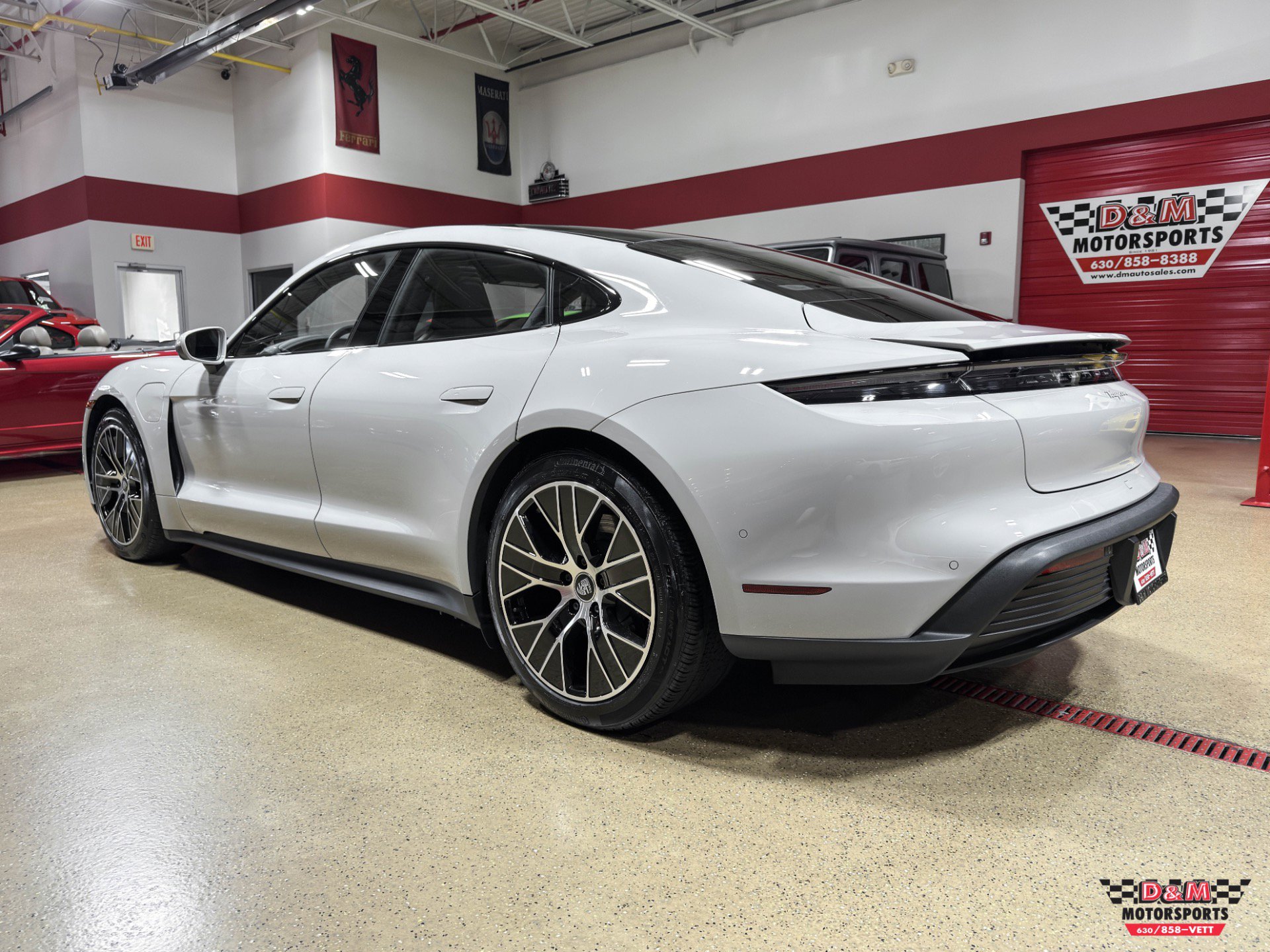 Used 2021 Porsche Taycan image 3