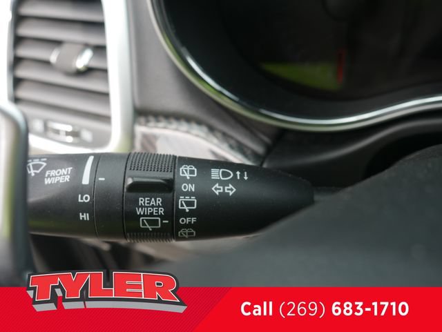 Used 2016 Jeep Grand Cherokee SRT AWD/4WD image 25