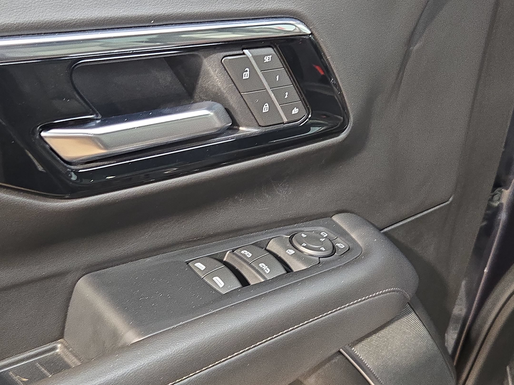 Used 2025 Chevrolet Tahoe Z71 AWD/4WD image 19