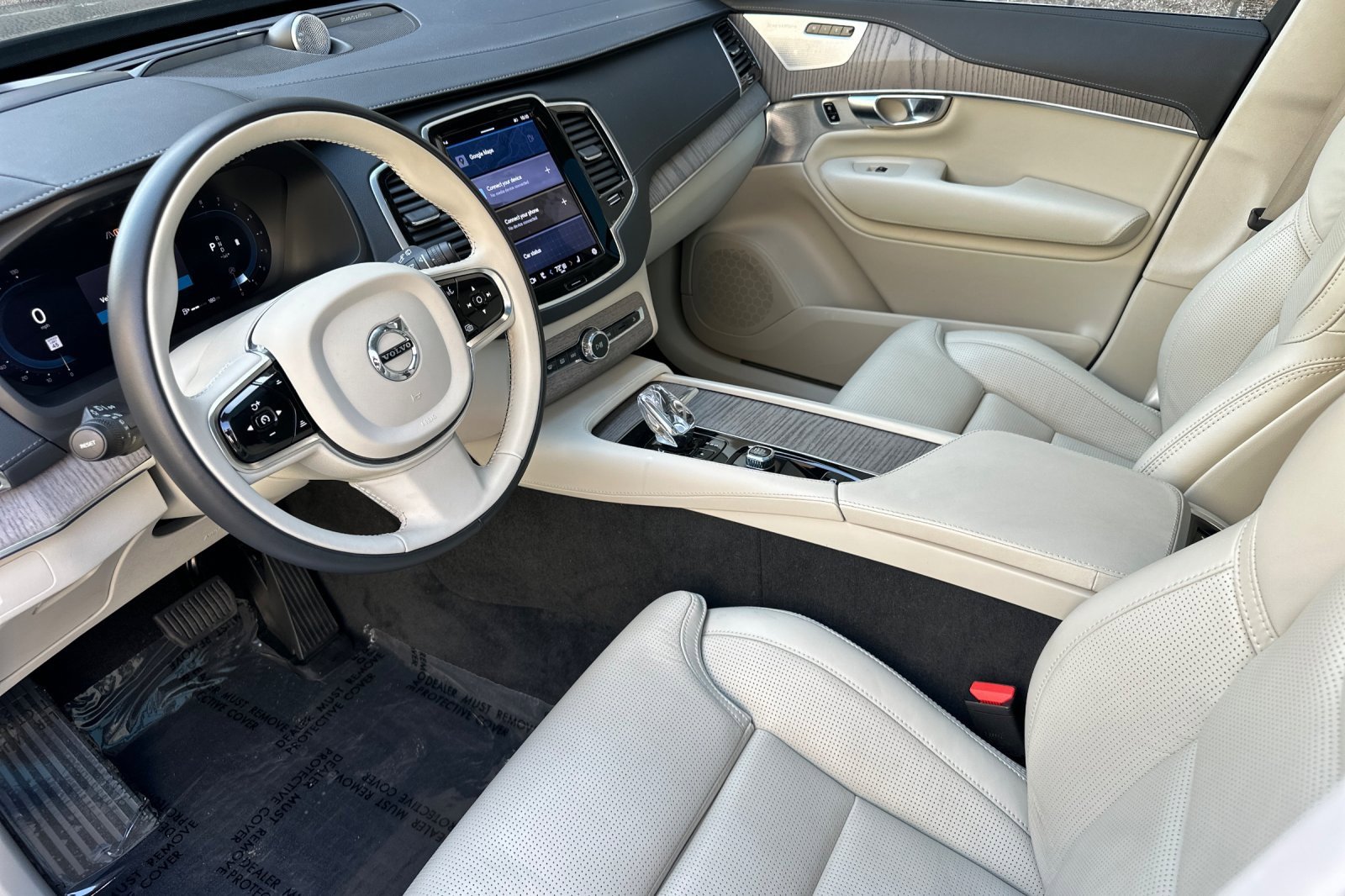 Used 2023 Volvo XC90 B6 Ultimate w/ Lounge Package image 9