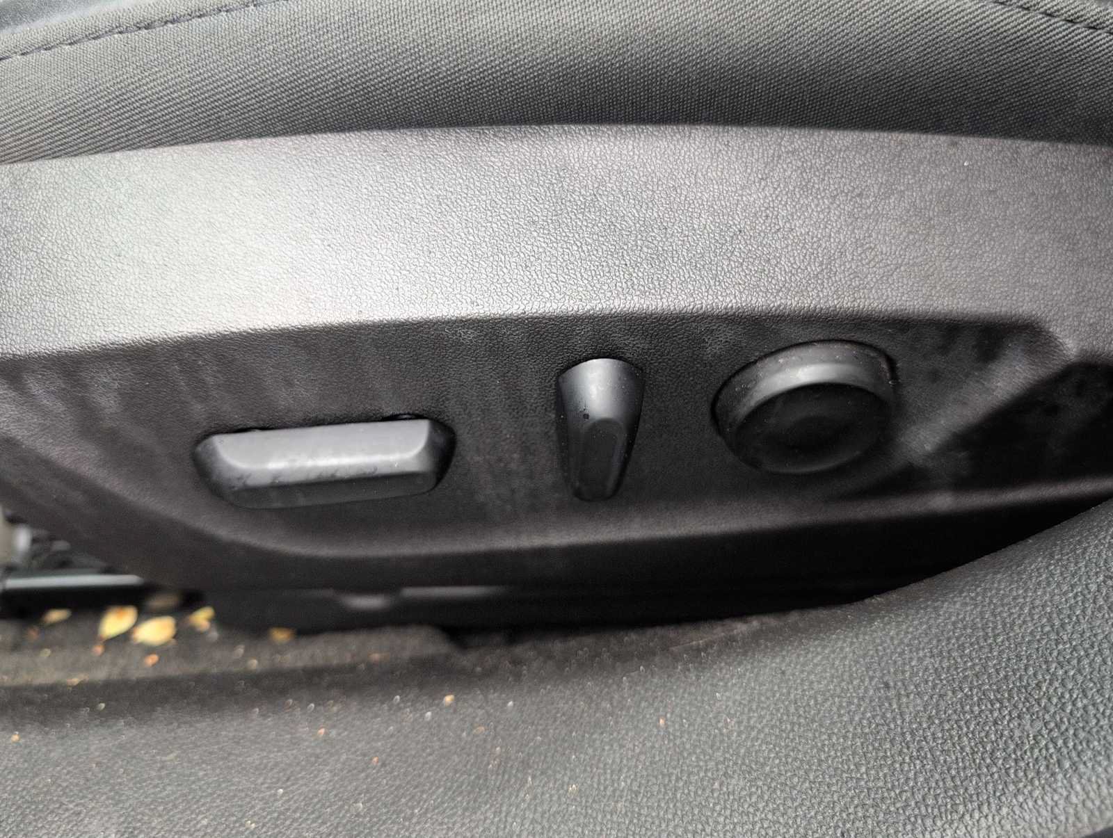Used 2014 Buick Regal Premium FWD image 16