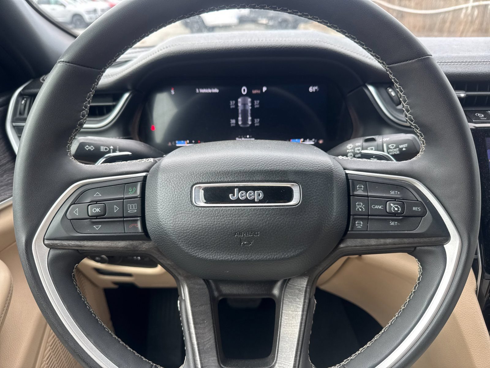 Used 2024 Jeep Grand Cherokee Limited AWD/4WD image 26