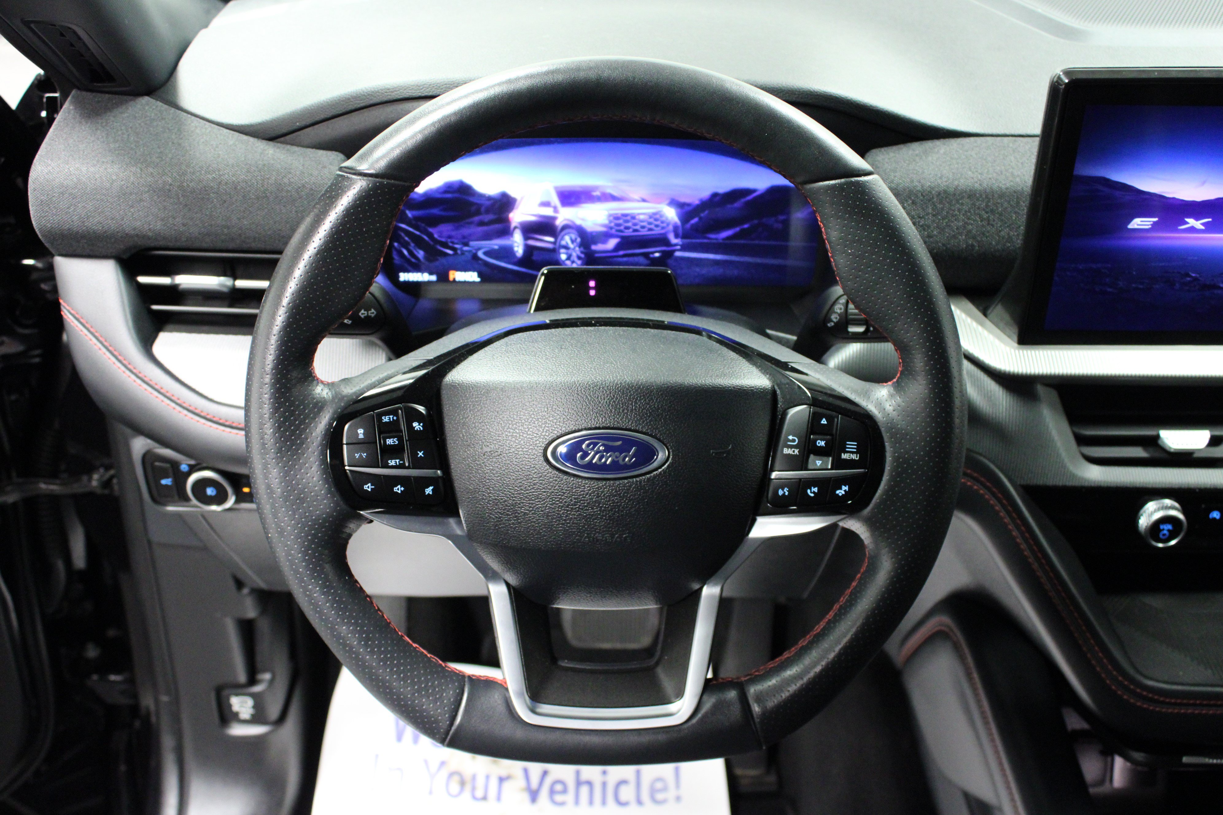 Used 2025 Ford Explorer ST-Line w/ ST-Line Street Pack AWD/4WD image 18