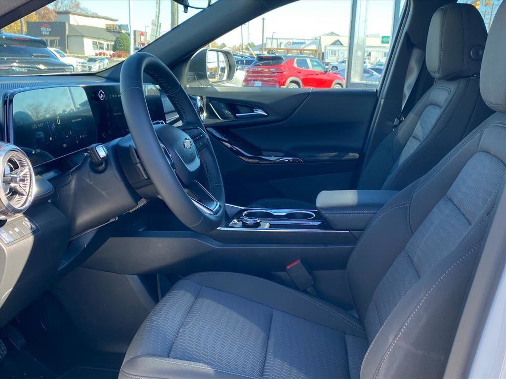 New 2026 Chevrolet Equinox LT image 12