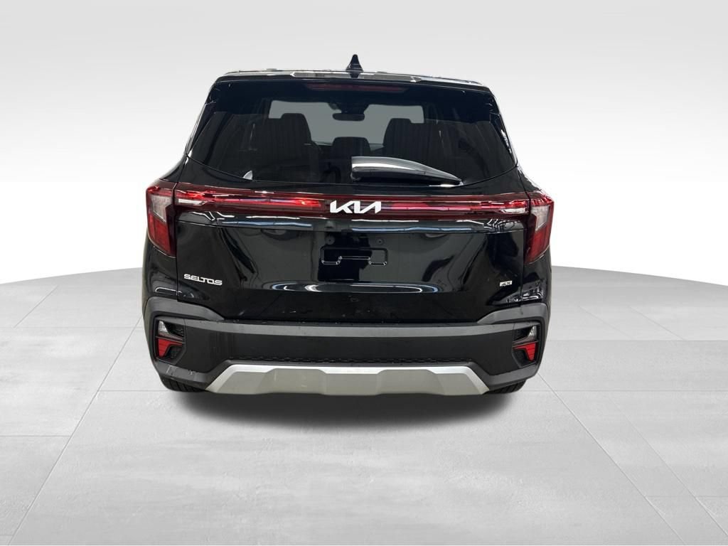 Used 2024 Kia Seltos LX AWD/4WD image 5