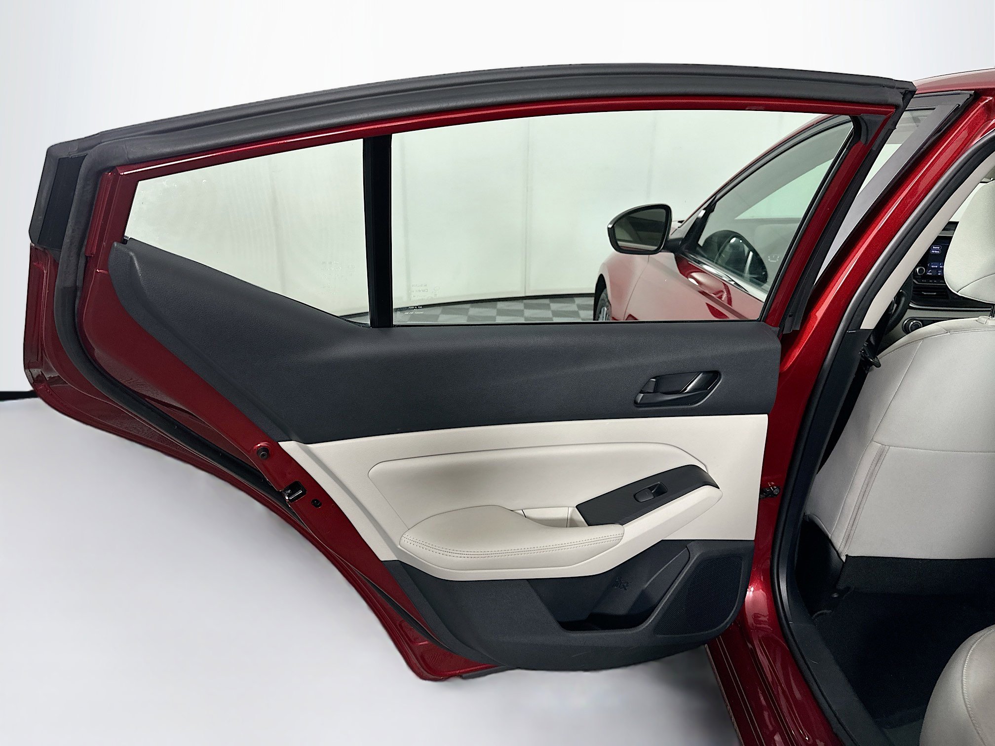 Used 2024 Nissan Altima 2.5 SV image 24