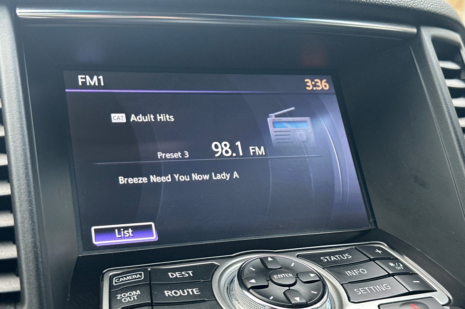 Used 2017 INFINITI QX70 AWD w/ Premium Package image 24