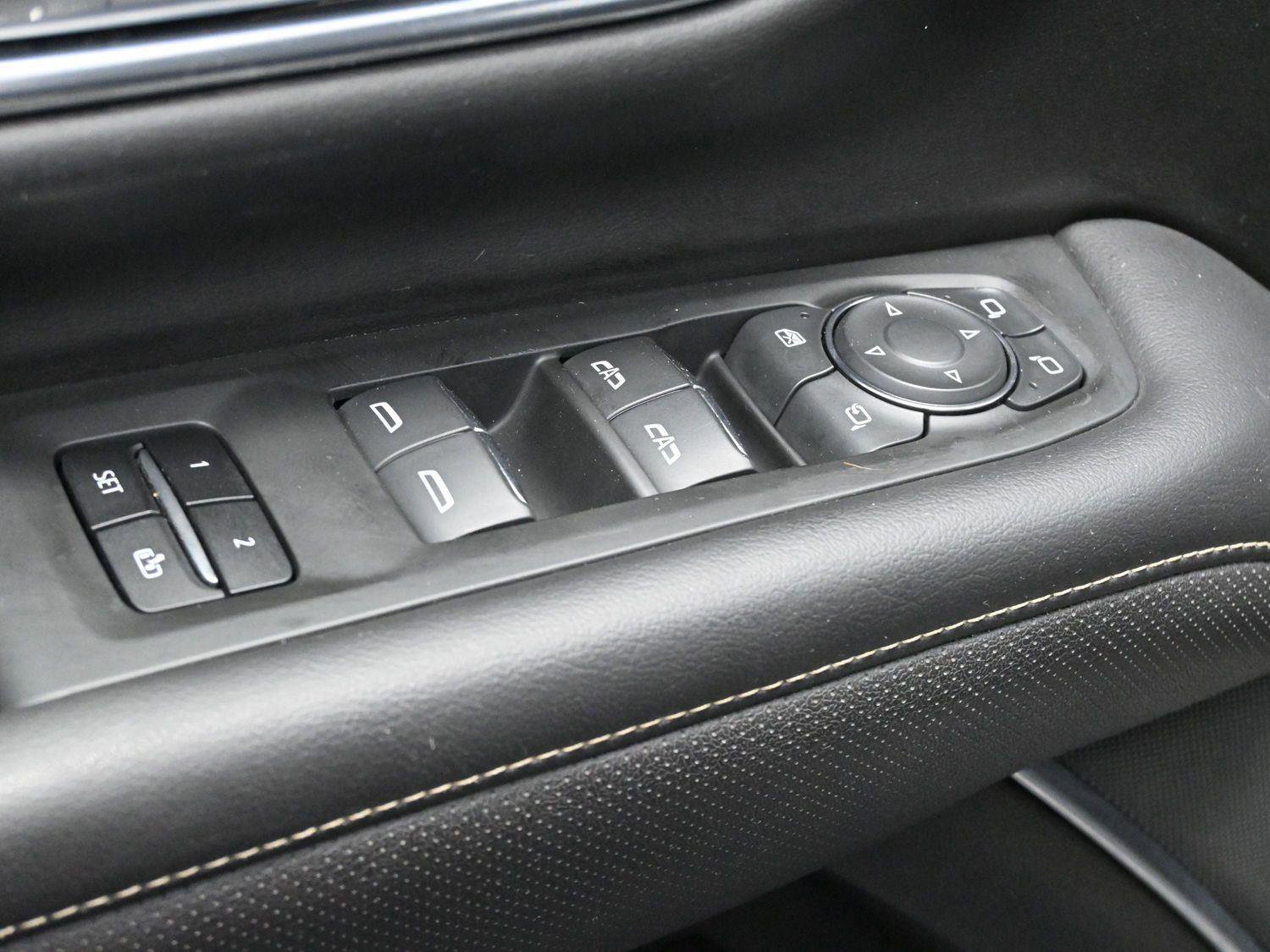 Used 2021 Chevrolet Tahoe Premier w/ Premium Package image 15