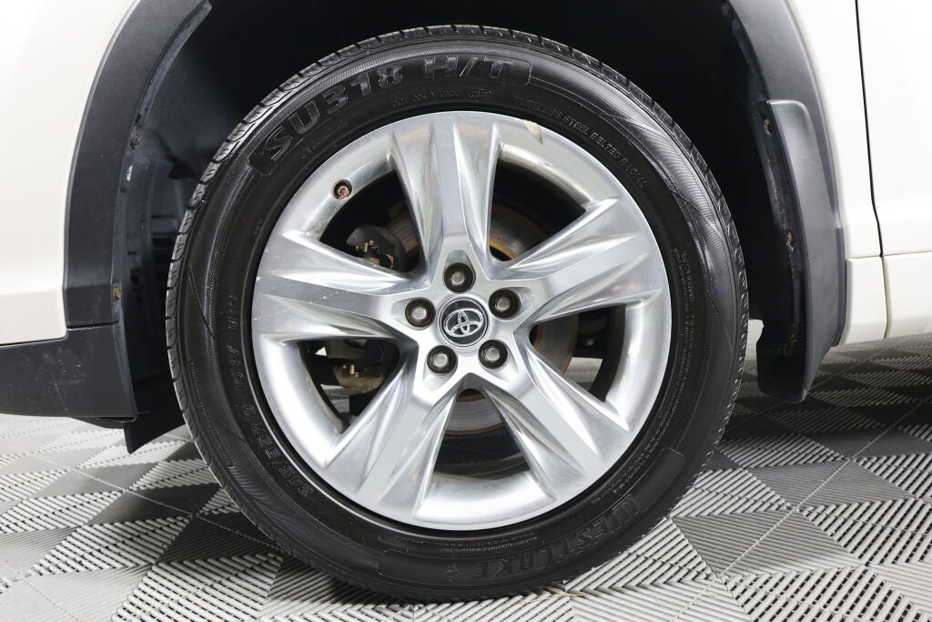 Used 2017 Toyota Highlander Limited image 9