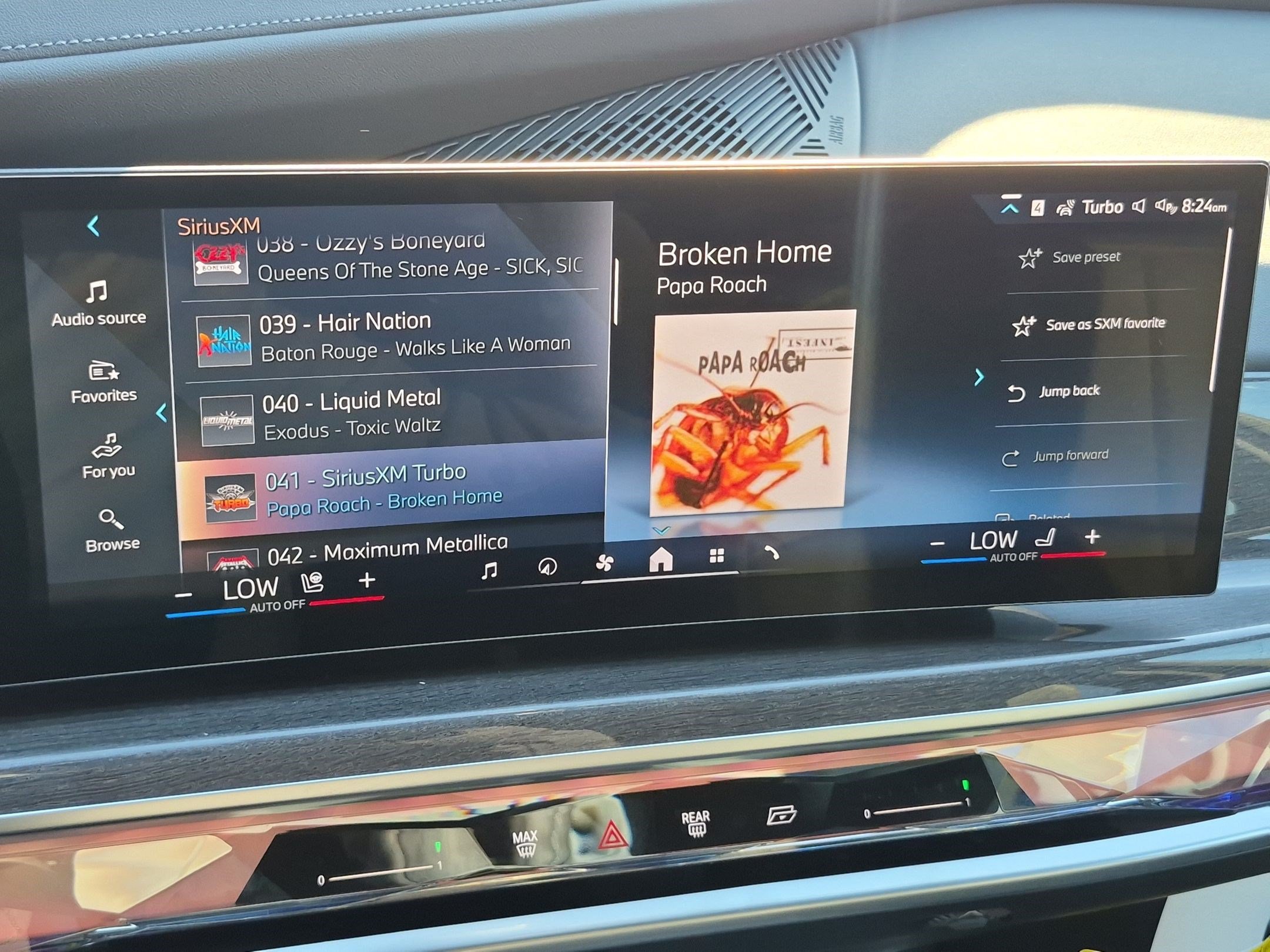 New 2026 BMW 750e xDrive w/ Premium Package AWD/4WD image 23
