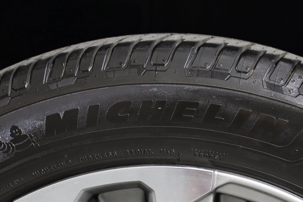 Used 2021 GMC Yukon Denali w/ Denali Premium Package image 52