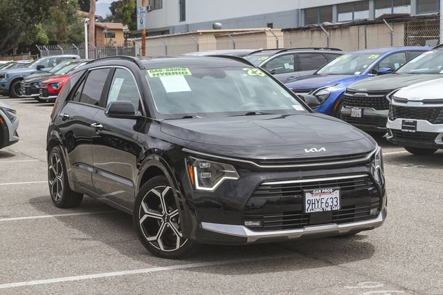 Used 2023 Kia Niro SX Touring FWD image 2