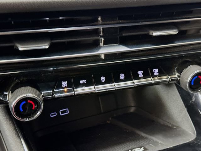 Used 2024 Chevrolet Traverse LT w/ LPO, Cargo Package image 19