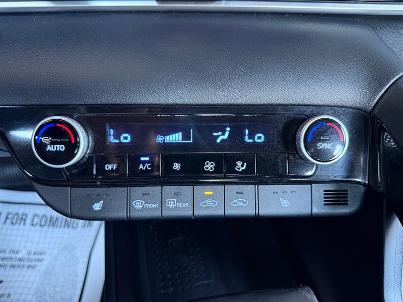 Used 2022 Hyundai Elantra SEL w/ Convenience + Premium Package image 21
