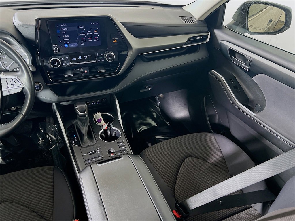 Certified 2024 Toyota Highlander LE image 21