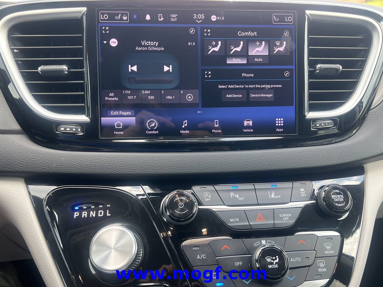 Used 2024 Chrysler Pacifica Touring-L FWD image 7
