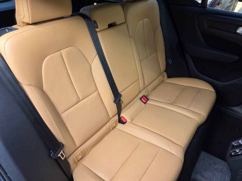 Used 2020 Volvo XC40 T5 Inscription w/ Protection Package Premier AWD/4WD image 26