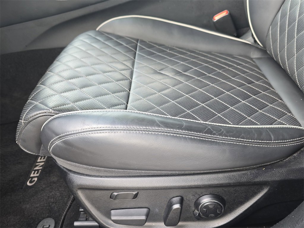 Used 2020 Genesis G70 3.3T w/ Sport Package image 28