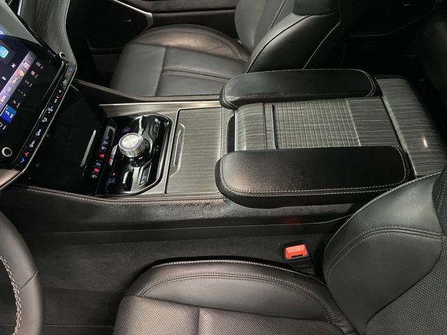 Used 2023 Jeep Wagoneer L Series III w/ Preferred Equipment Group image 22