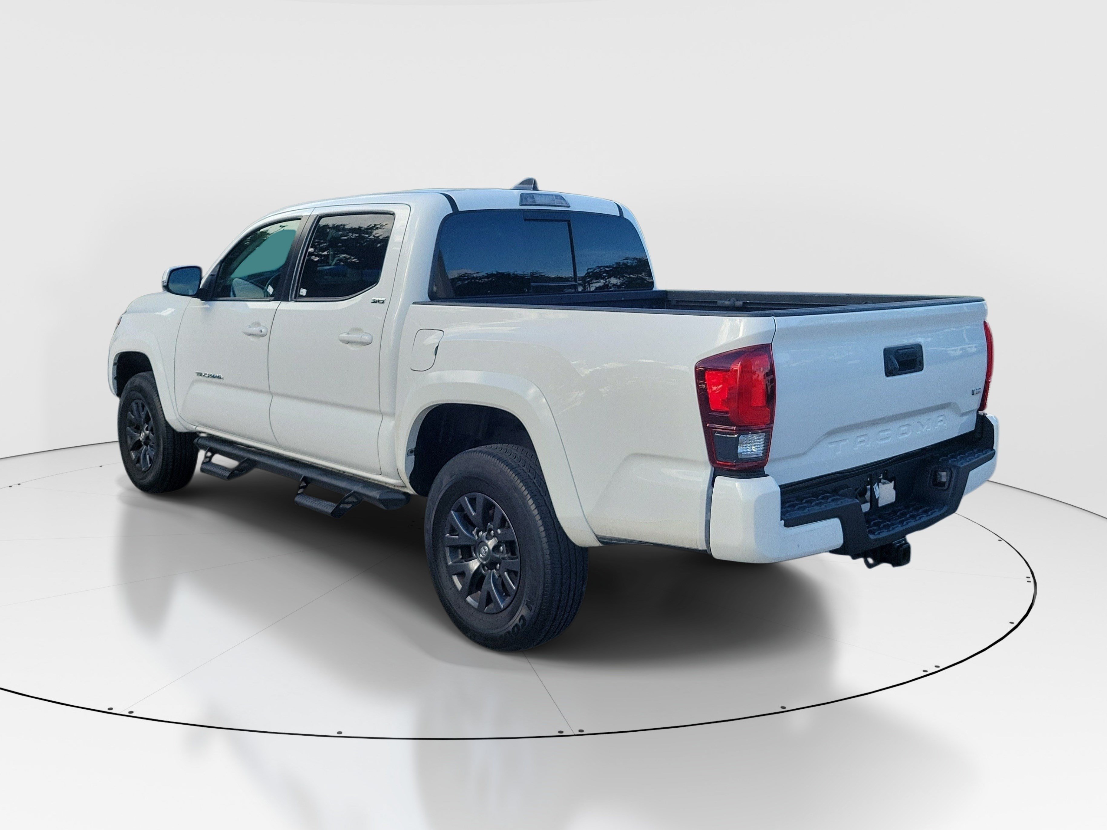 Used 2023 Toyota Tacoma SR5 w/ Technology Package RWD image 5