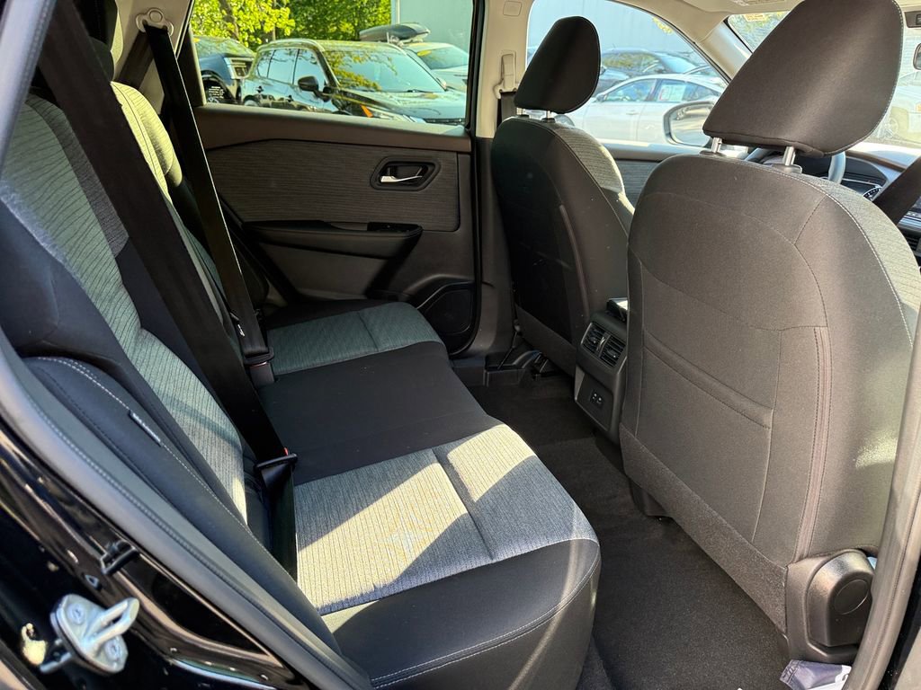 Used 2023 Nissan Rogue SV AWD/4WD image 27