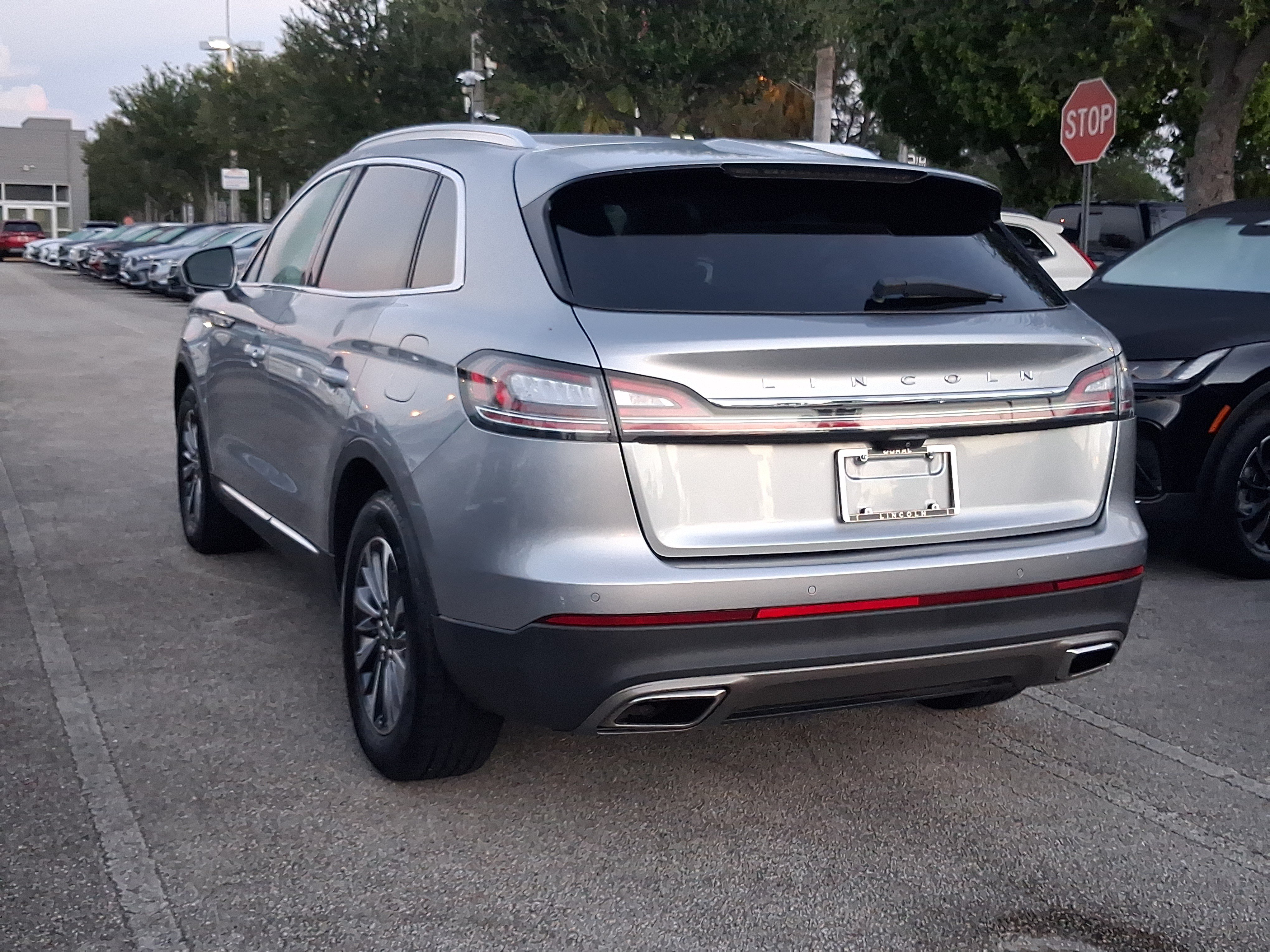 Certified 2023 Lincoln Nautilus FWD w/ Premium Package image 3