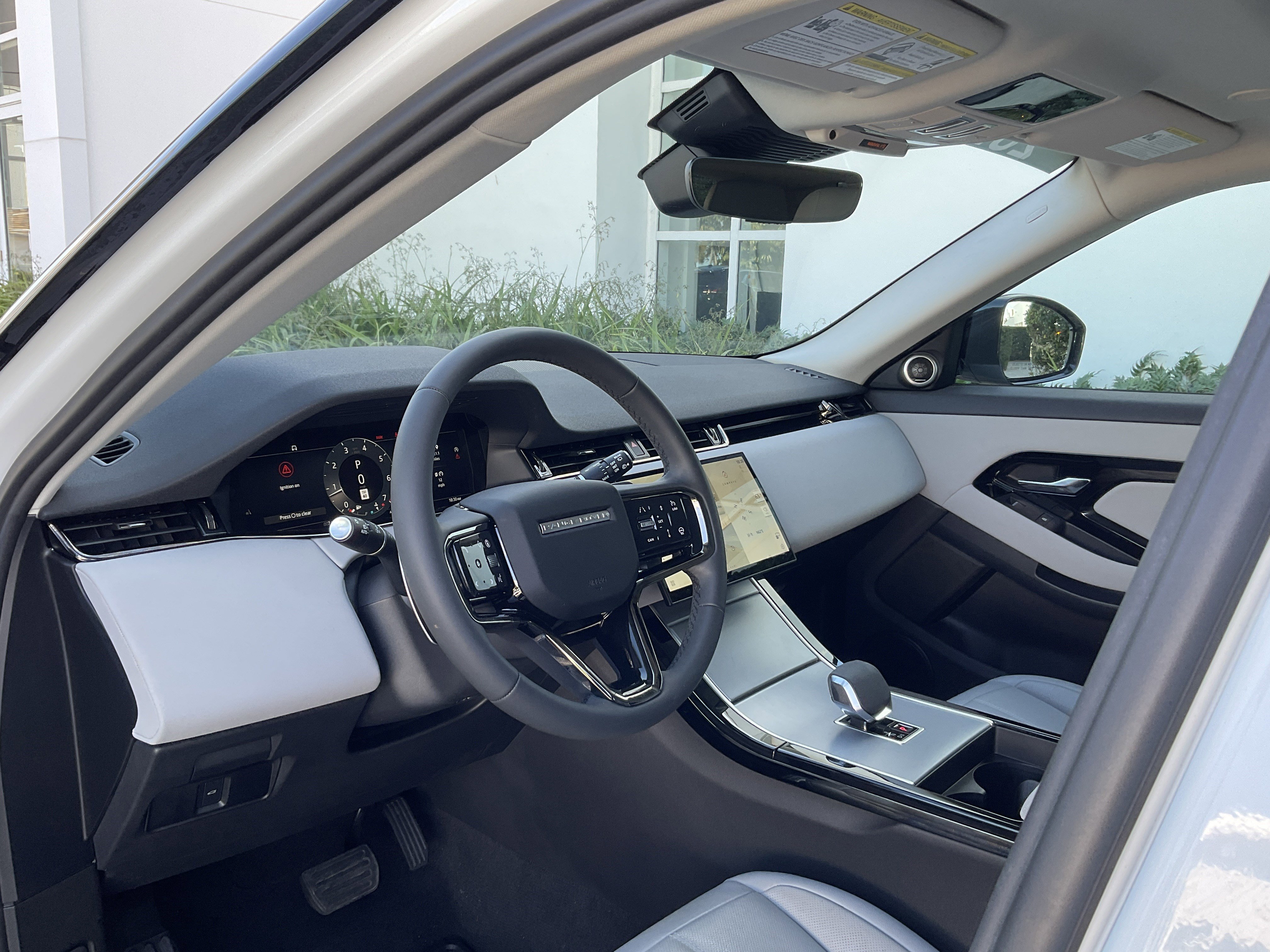 Used 2024 Land Rover Range Rover Evoque S image 11