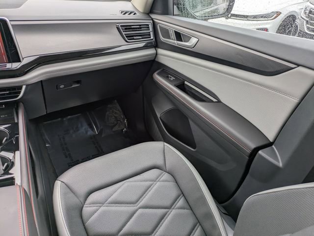 Certified 2025 Volkswagen Atlas Peak Edition SE image 18